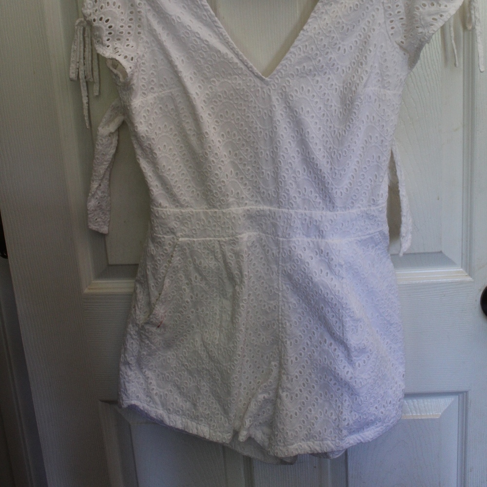 Express Romper - Picture 2 of 4